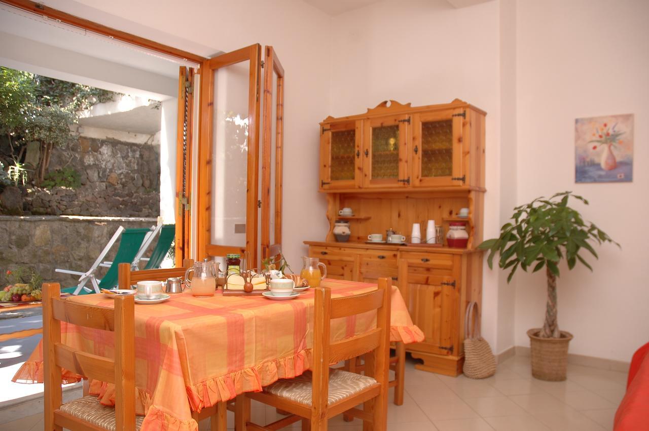 Residence Villa Tina Forio di Ischia Rum bild