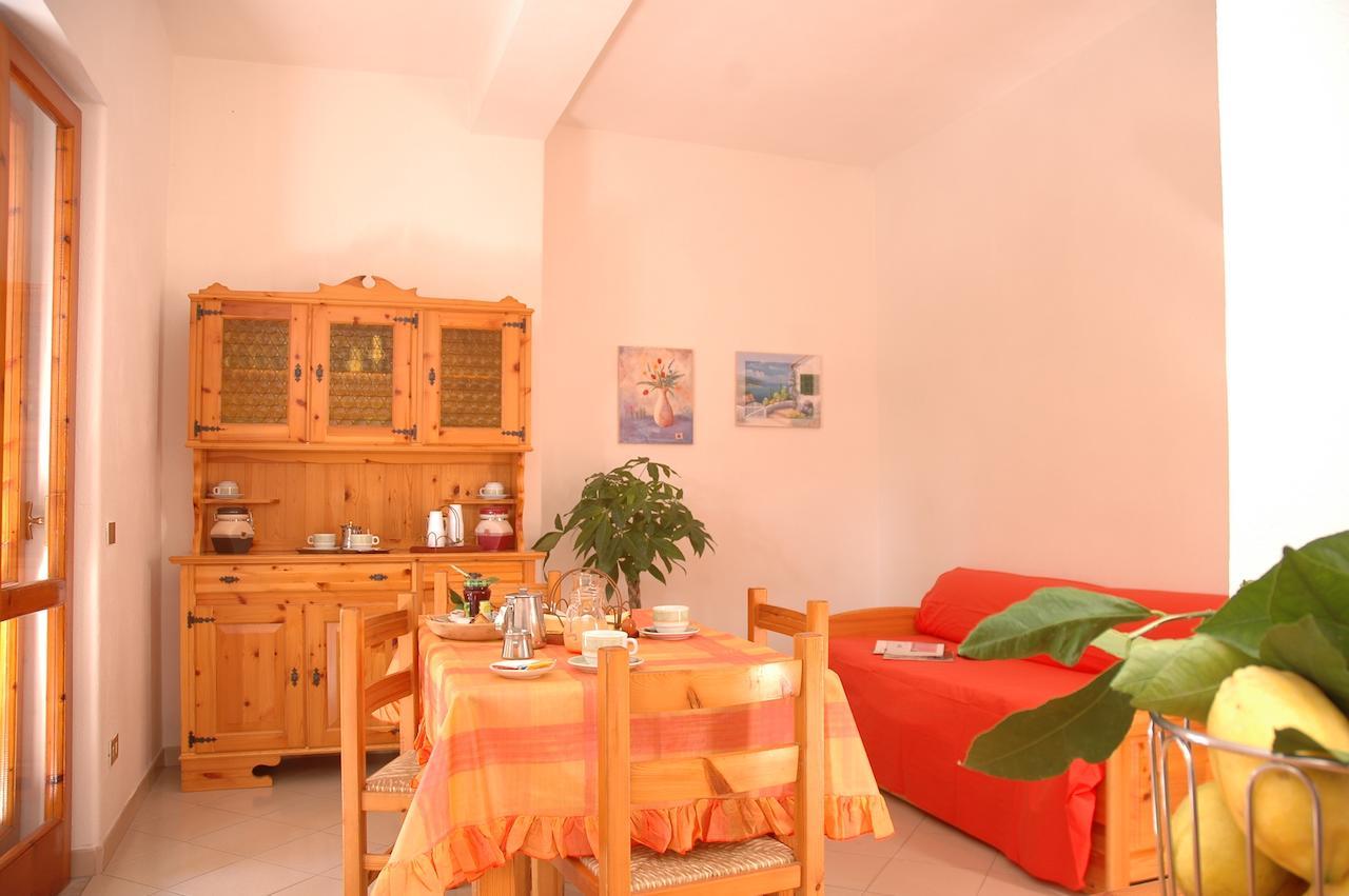 Residence Villa Tina Forio di Ischia Rum bild